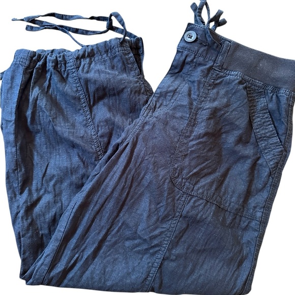 Aeropostale black Cargo Capris women’s small - Picture 5 of 5